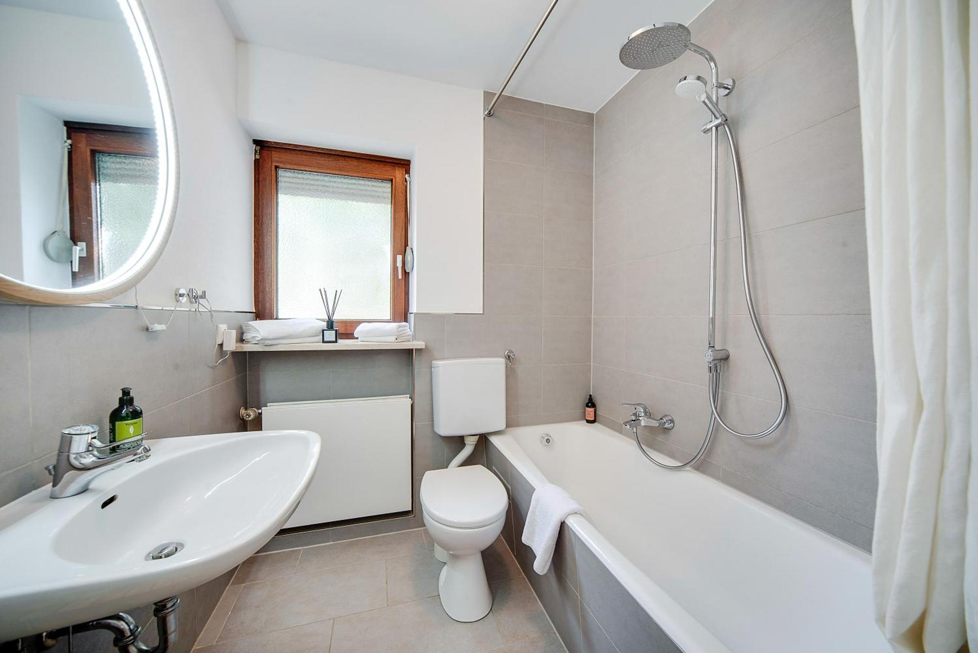 Ferienwohnung Mit Garten Am Chiemsee พรีนอัมคิมซี ภายนอก รูปภาพ