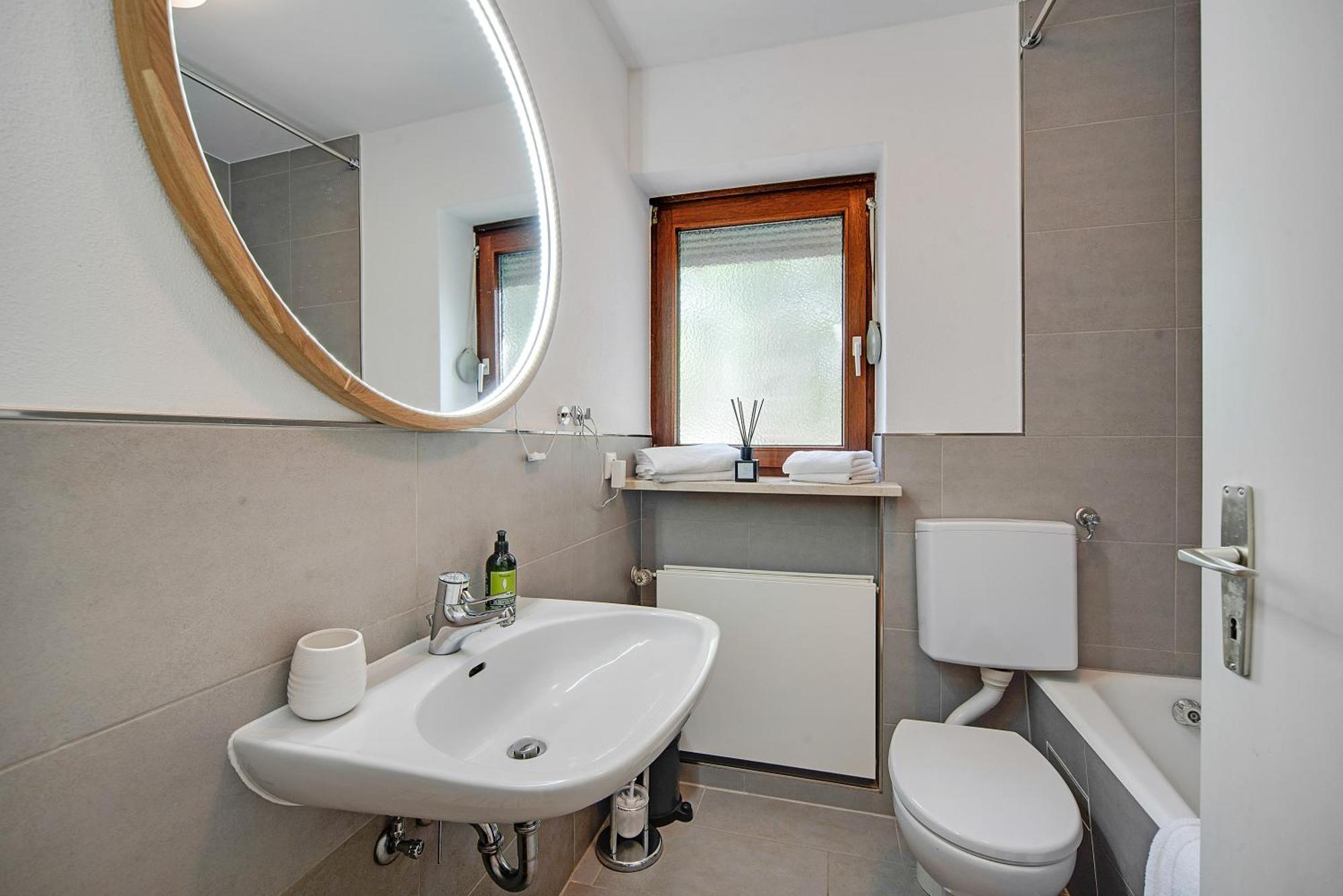 Ferienwohnung Mit Garten Am Chiemsee พรีนอัมคิมซี ภายนอก รูปภาพ